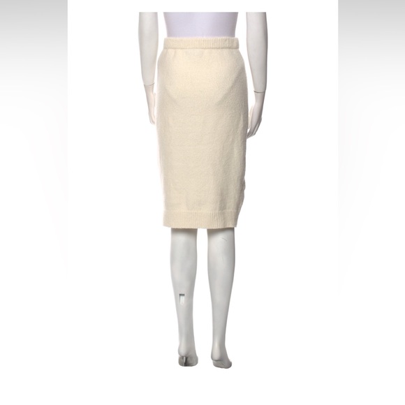 TOM FORD CASHMERE knit knee length pencil skirt. Winter white/ creamy white - Picture 4 of 7